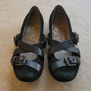 OTBT black ballet flat